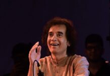 कर्जत येथे गजाननबुवा यांना दिली ‘भजन के गोपी कृष्ण पदवी’